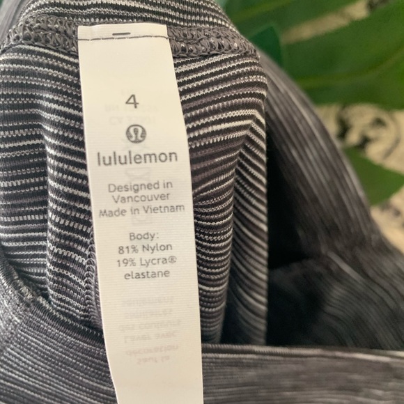 NWT lululemon align short space dark carbon grey - Picture 10 of 10